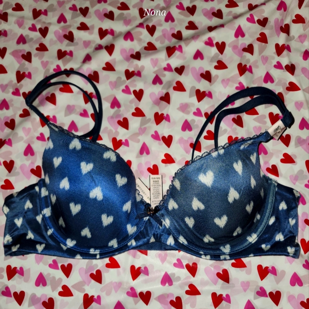 Victoria Secret Lined Demi Bra size 32B NWT